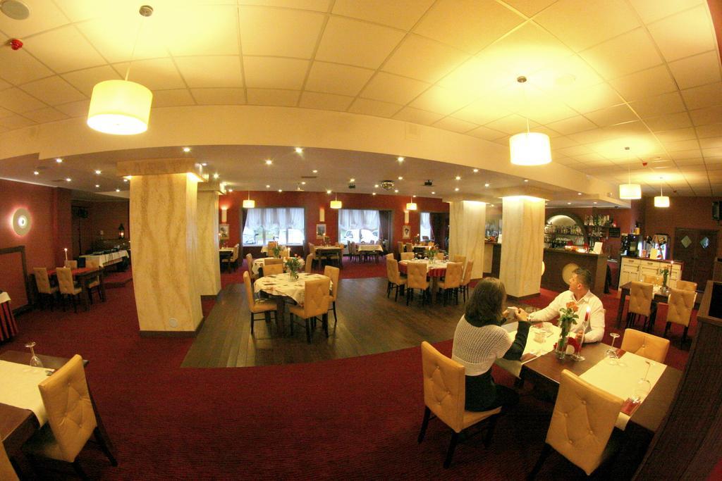 Hotel I Restauracja Złoty Las 외부 사진